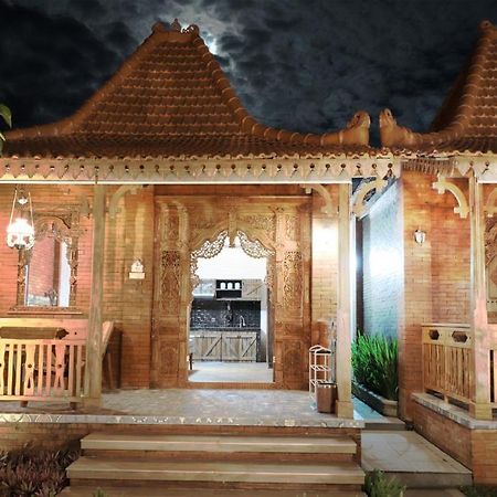 Joglo Jawa Jepara Buitenkant foto