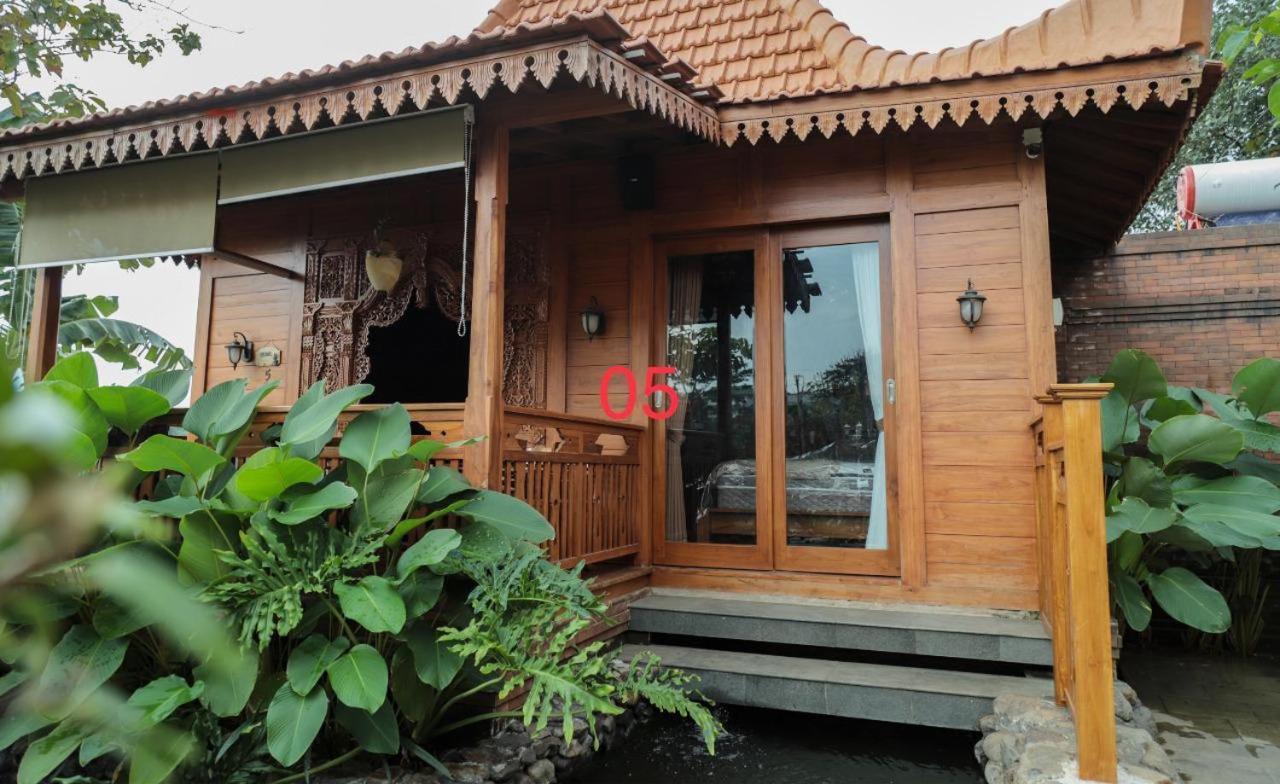 Joglo Jawa Jepara Buitenkant foto