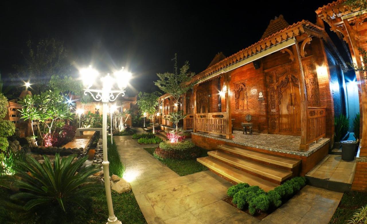 Joglo Jawa Jepara Buitenkant foto