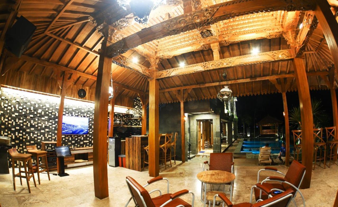 Joglo Jawa Jepara Buitenkant foto
