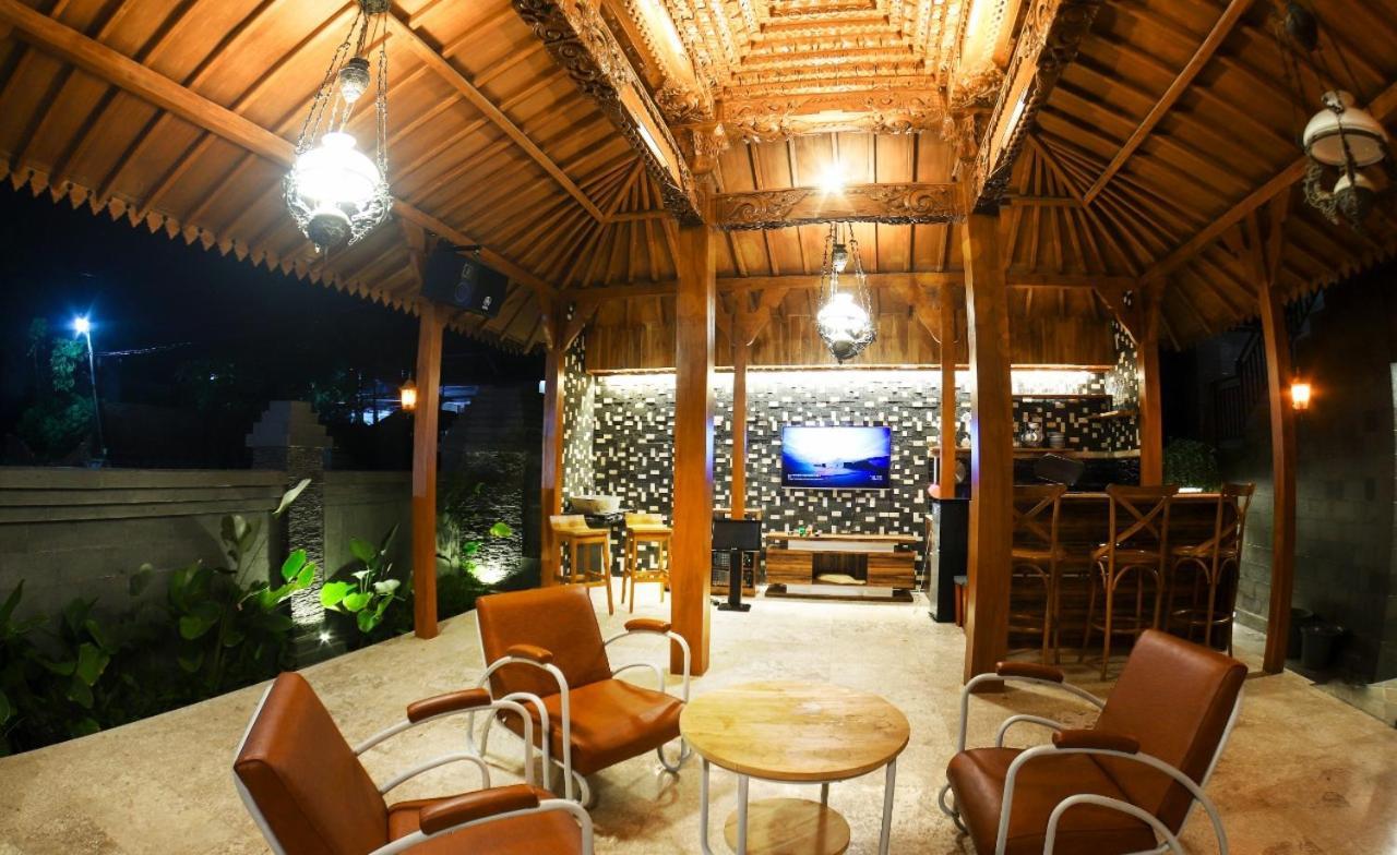 Joglo Jawa Jepara Buitenkant foto